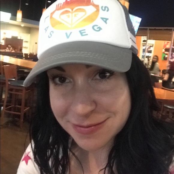 Meet your Posher, Josie - Picture 9 of 12